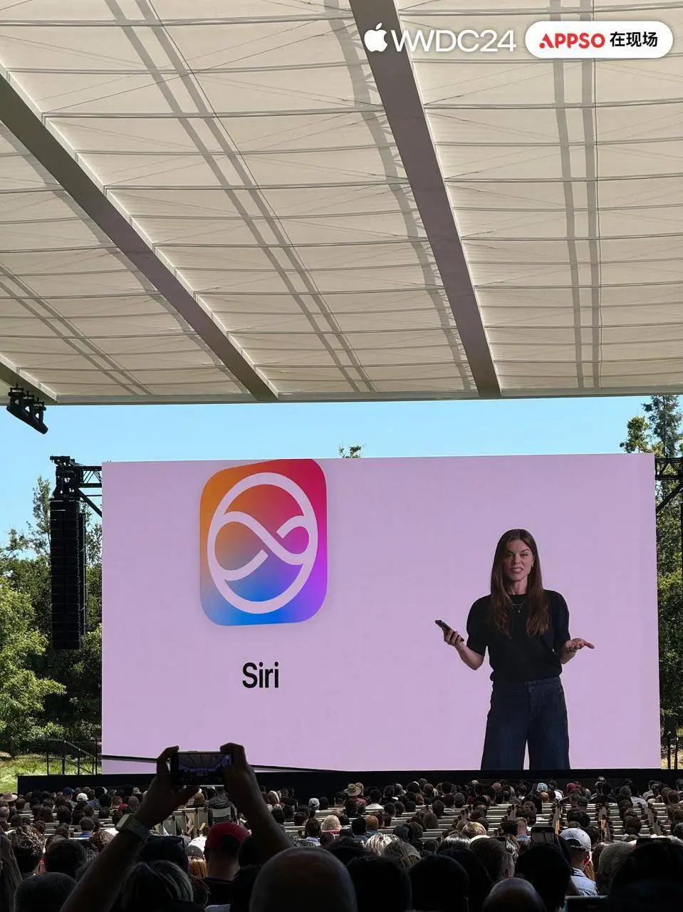 被马斯克炮轰的Apple智能,为什么更接近理想的AI形态?