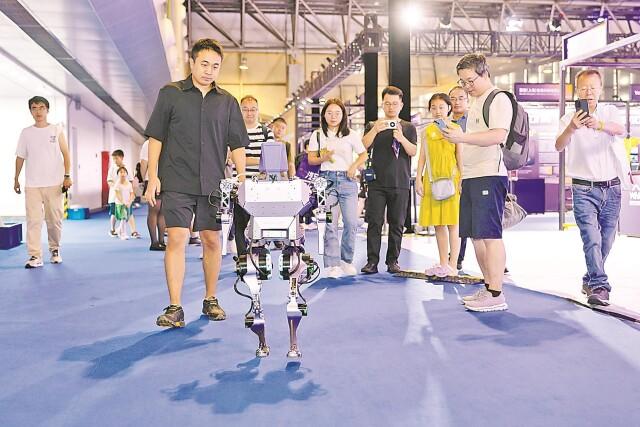 AI技术全面开花，智能体成热门词汇