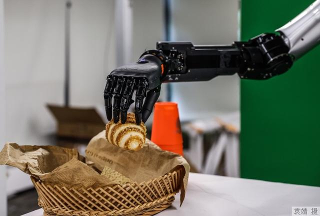 2024世界人工智能大会,青龙机器人技术揭秘