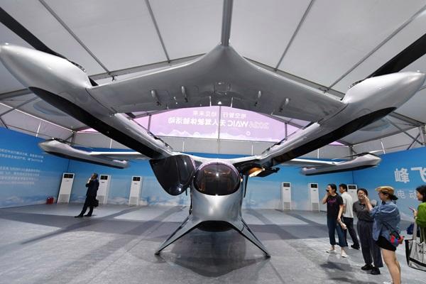 2024世界人工智能大会|乘坐无人驾驶出租车是怎样的体验?世界人工智能大会浦东专场探营记