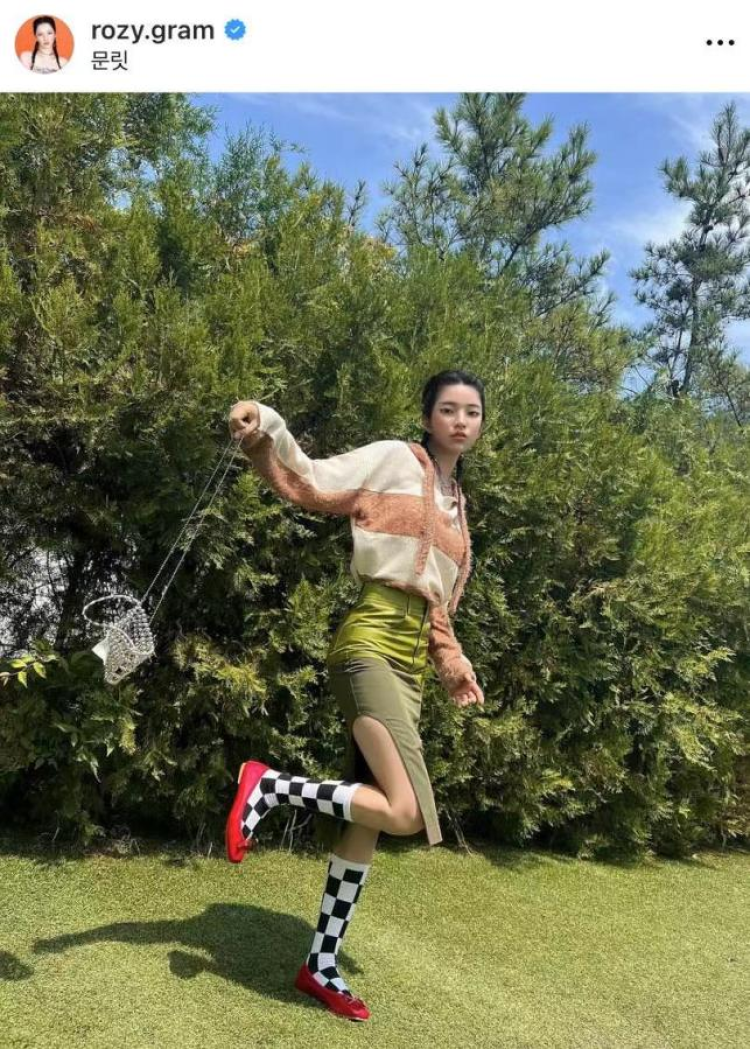AI美女挑战真人网红:虚拟美丽与现实冲突