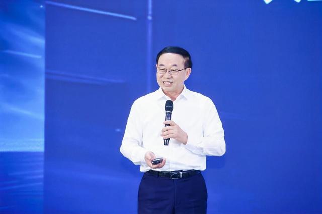人工智能加速新质生产力发展:H•I³ AI探索峰会推动科技创新与产业转型