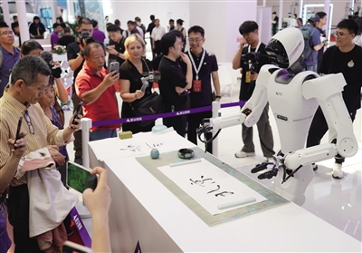 大模型推动人形机器人进化,2024世界机器人大会全景回顾