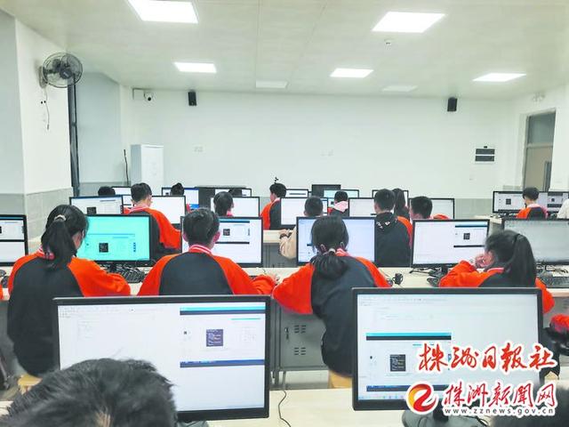 信息科技纳入中考科目范围 教学内容主要包括互联网、物联网、人工智能三大块