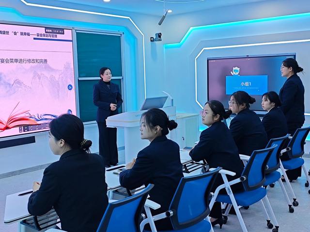 用活AI,这所职业院校如何“开荒”?