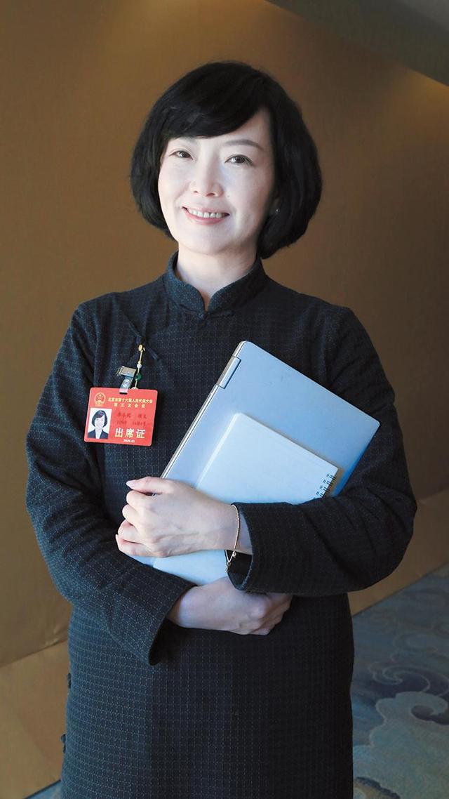 如何推动人工智能发展、杜绝虚假AI视频？多位市人大代表提出建议 建议出台相应法律法规规范AI生成视频