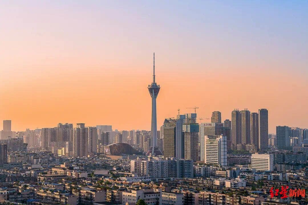 聚焦入境游、赛事经济、人工智能、产业园区……成都团热议省政府工作报告