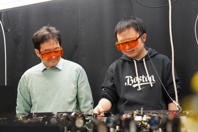 科学家用AI开发受激拉曼纳米成像技术,分辨率可达86纳米