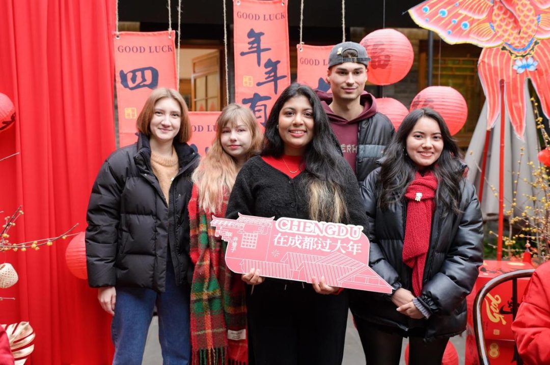 聚焦入境游、赛事经济、人工智能、产业园区……成都团热议省政府工作报告