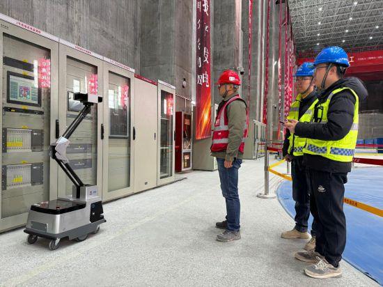 AI赋能 “绿电”澎湃——探访黄河上游“AI智慧水电站”