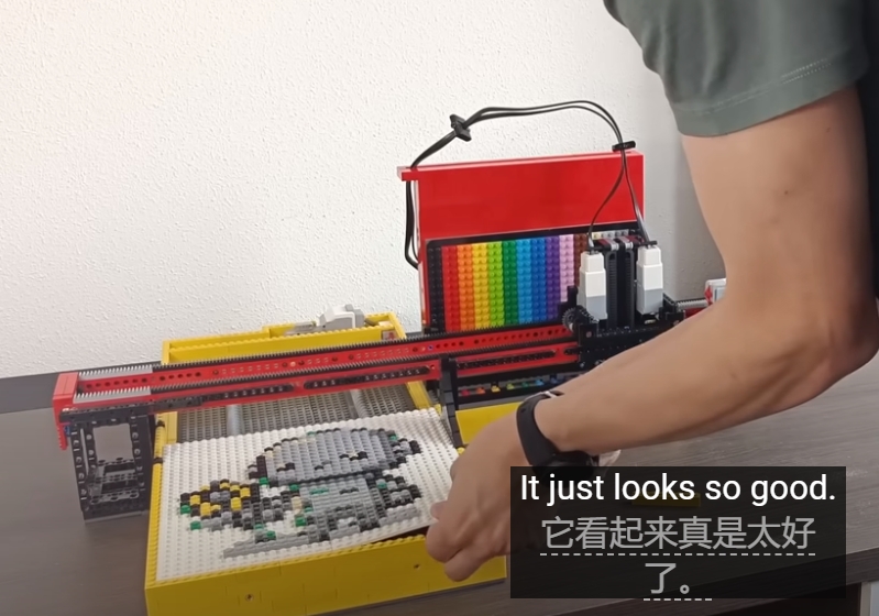 ​乐高打印机Pixelbot 3000 ：简单AI词提示就能转化为乐高作品