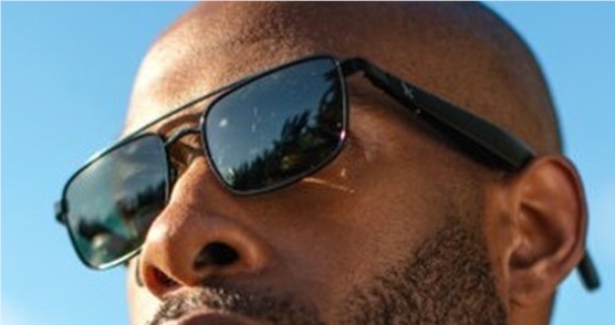 Eddie Bauer 推出智能眼镜系列，集成了ChatGPT