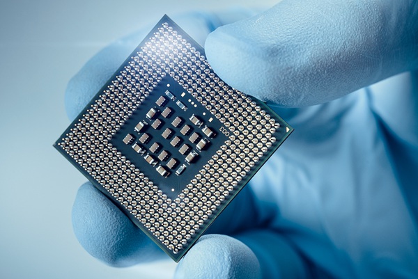Cerebras推出"世界最快"AI推理服务，挑战Nvidia主导地位