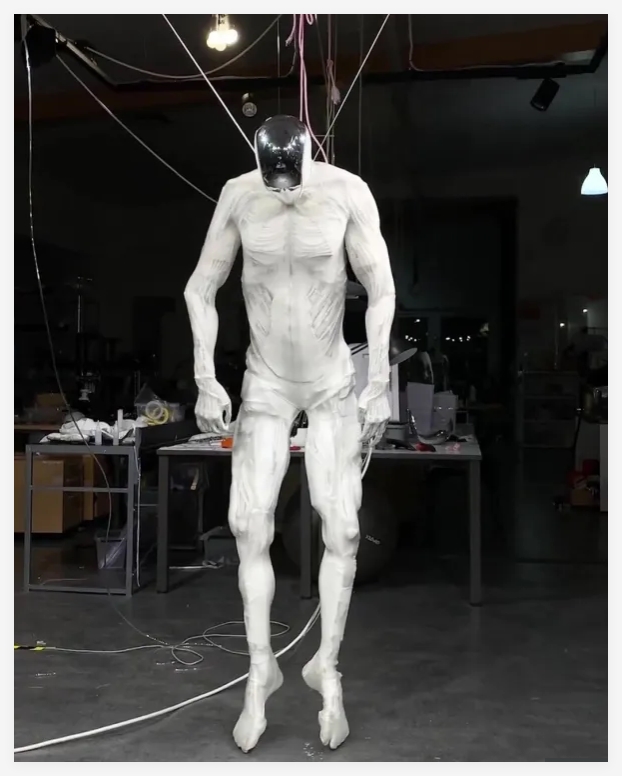 Clone公司推出首款“类人机器人”Protoclone 拥有肌肉和骨骼结构