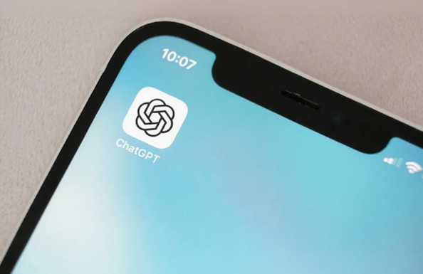ChatGPT美国卸载量暴增295%，Anthropic拒绝国防部合作后登顶App Store